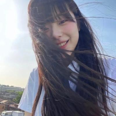 年轻女子